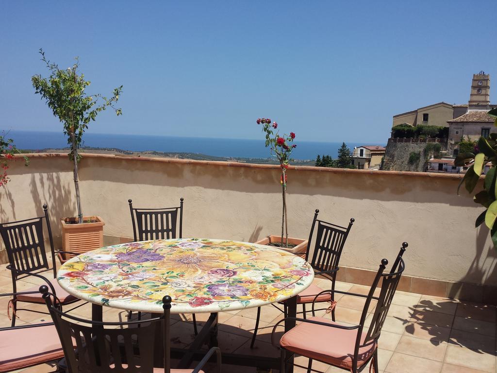 Palazzo Madeo - Residenza D'Epoca Bed & Breakfast Crosia Dış mekan fotoğraf